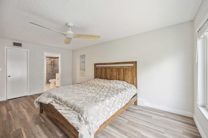 Image No.24-2 Bed Condo for sale