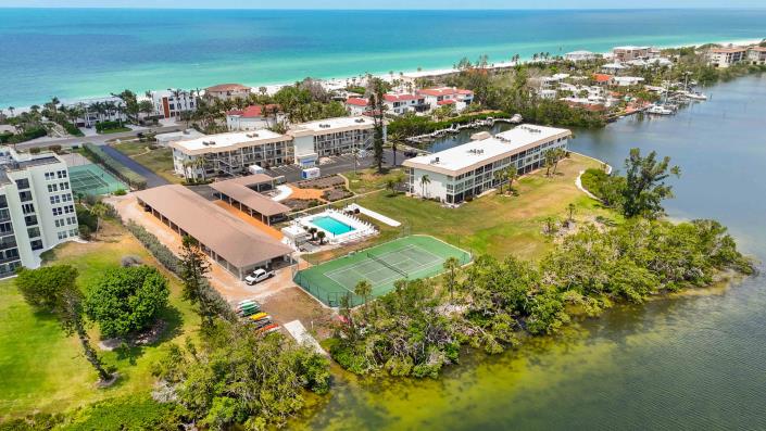 Image No.48-2 Bed Condo for sale