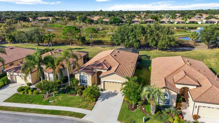 Image No.54-3 Bed House for sale