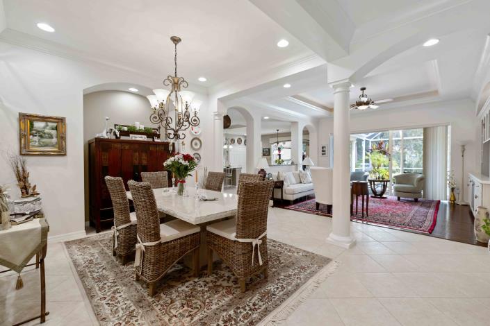 Image No.10-3 Bed House for sale