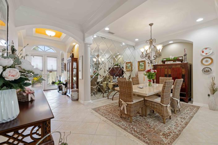 Image No.11-3 Bed House for sale