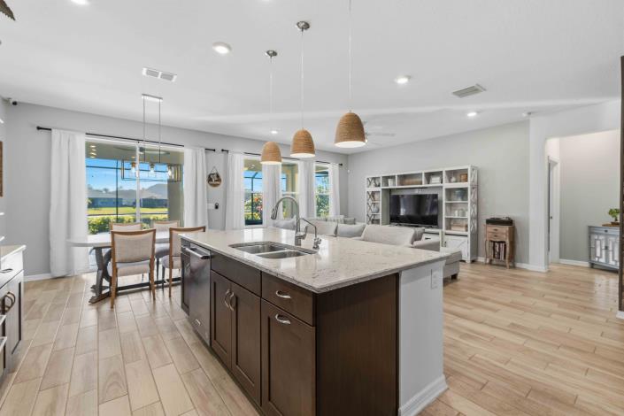 Image No.13-4 Bed House for sale