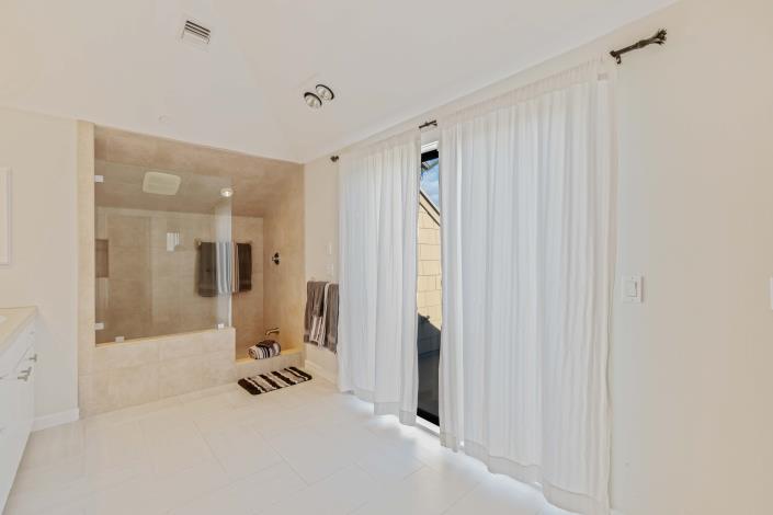 Image No.30-3 Bed House for sale