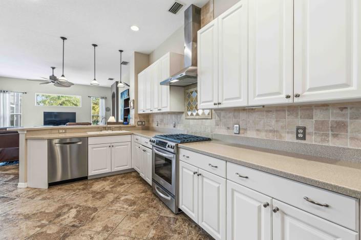 Image No.12-4 Bed House for sale