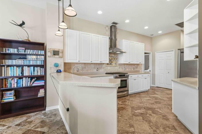 Image No.14-4 Bed House for sale