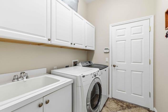 Image No.24-4 Bed House for sale