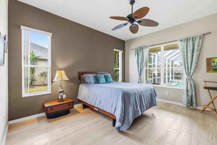 Image No.25-4 Bed House for sale