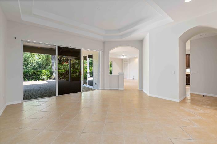 Image No.8-3 Bed House for sale