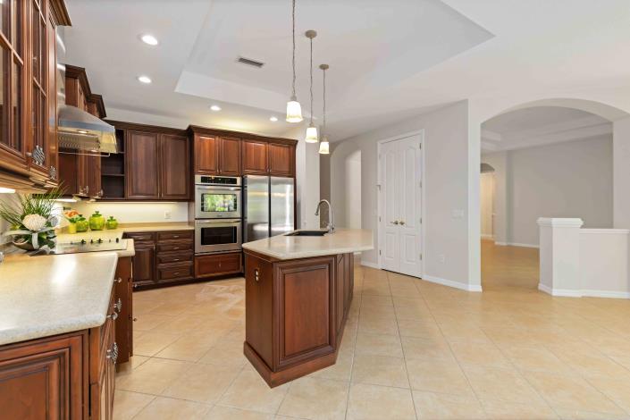 Image No.11-3 Bed House for sale