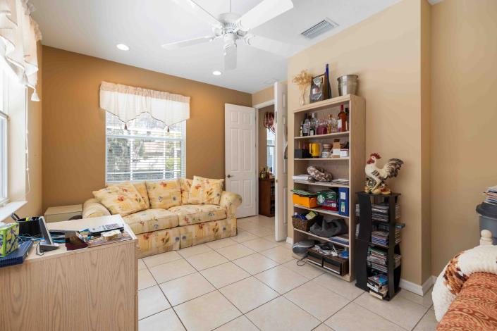 Image No.17-3 Bed House for sale