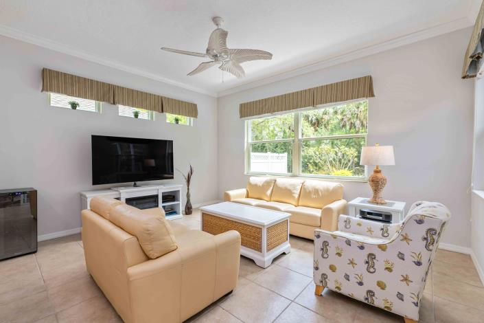 Image No.18-3 Bed House for sale