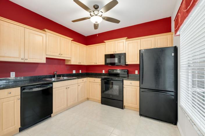 Image No.11-2 Bed Townhouse for sale