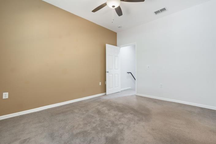 Image No.18-2 Bed Townhouse for sale