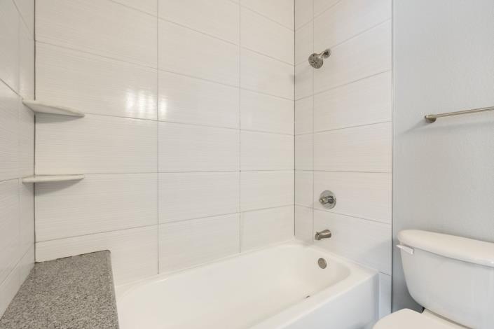 Image No.25-2 Bed Townhouse for sale