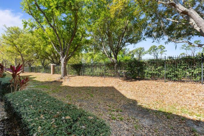 Image No.30-2 Bed Townhouse for sale