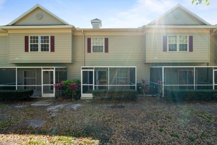 Image No.32-2 Bed Townhouse for sale