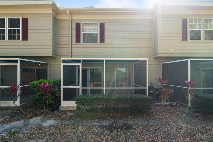 Image No.33-2 Bed Townhouse for sale