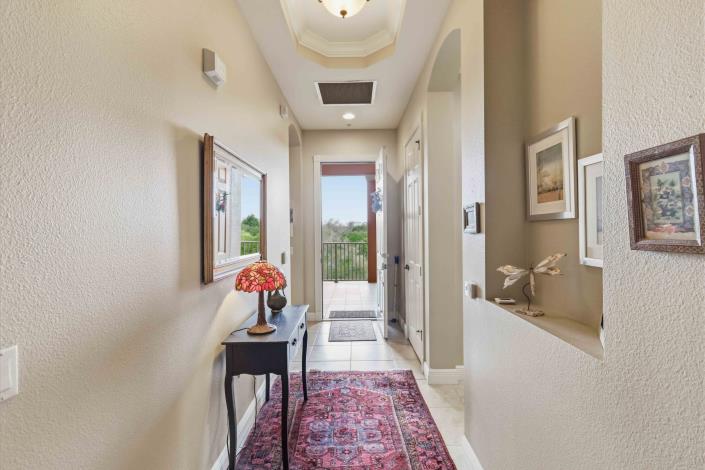 Image No.7-3 Bed Condo for sale