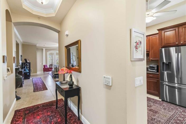 Image No.8-3 Bed Condo for sale