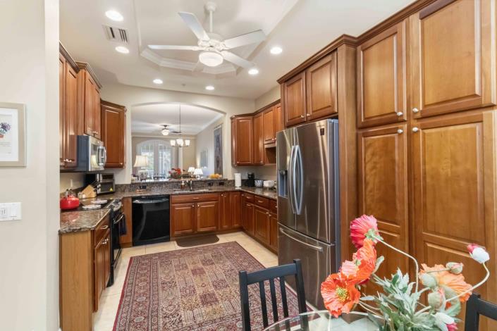 Image No.12-3 Bed Condo for sale