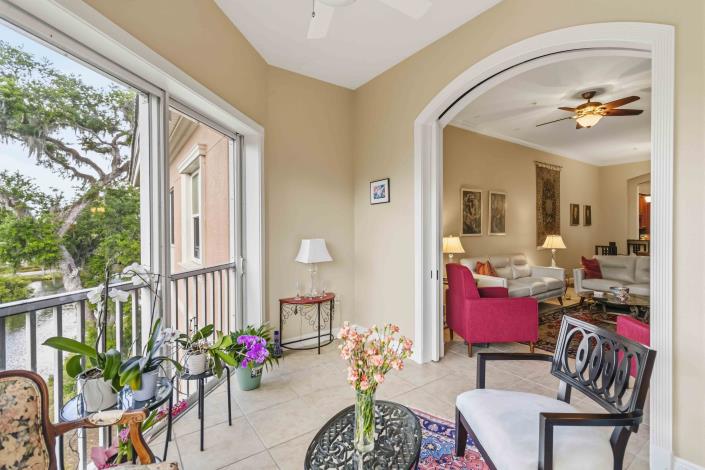 Image No.20-3 Bed Condo for sale