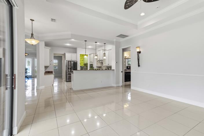 Image No.15-4 Bed House for sale