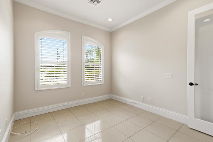Image No.21-4 Bed House for sale