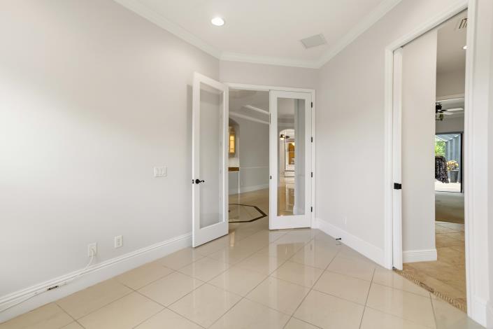 Image No.22-4 Bed House for sale