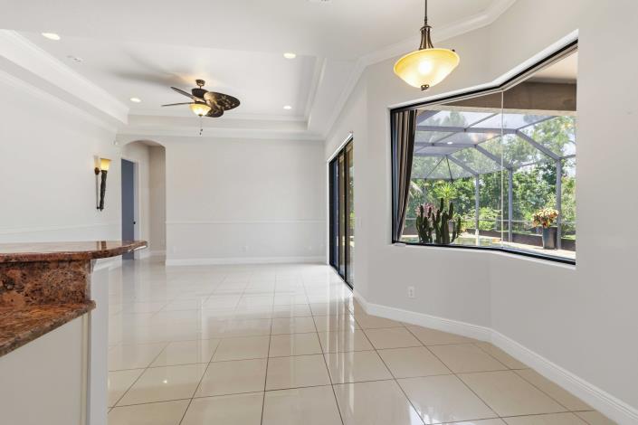 Image No.17-4 Bed House for sale