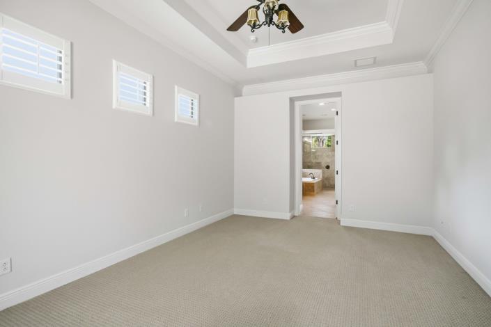 Image No.24-4 Bed House for sale