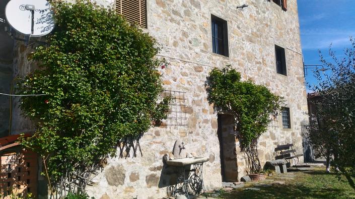 Image No.1-4 Bed House for sale