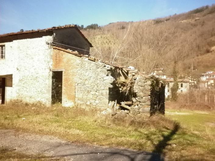 Image No.2-Maison / Villa de 3 chambres à vendre à Bagni di Lucca