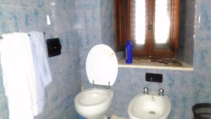 Image No.12-2 Bed House for sale