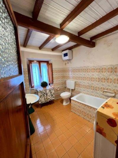 Image No.5-Maison de 2 chambres à vendre à Bagni di Lucca