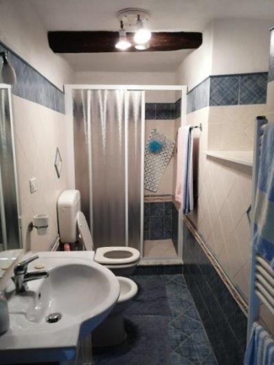 Image No.9-6 Bed House for sale