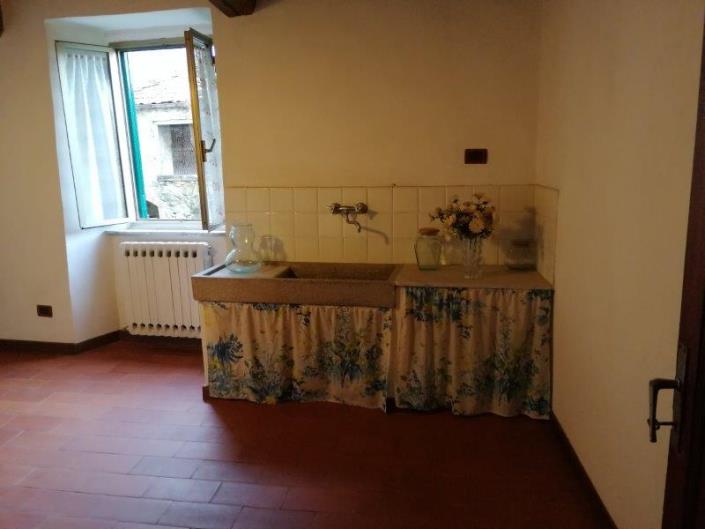 Image No.16-6 Bed House for sale