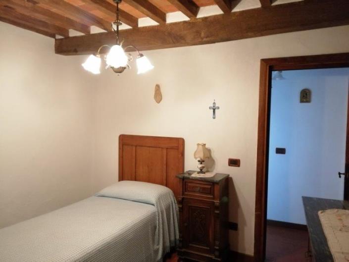 Image No.26-6 Bed House for sale