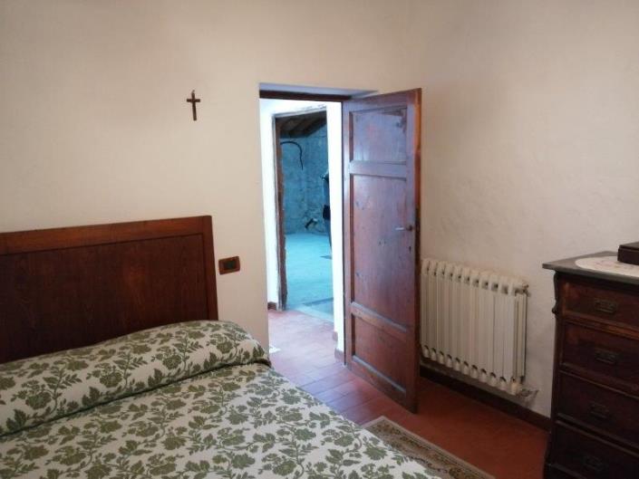 Image No.38-6 Bed House for sale