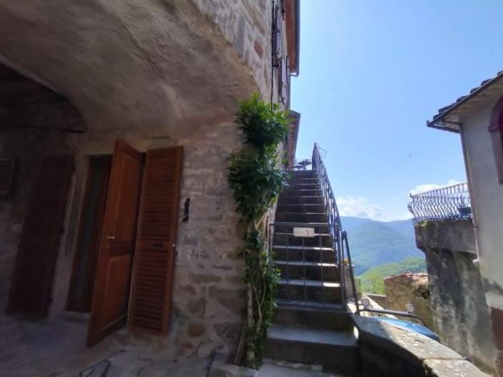 Image No.2-3 Bed Village House for sale