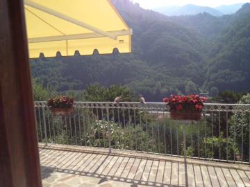 Italy_house_View_from_art_studio