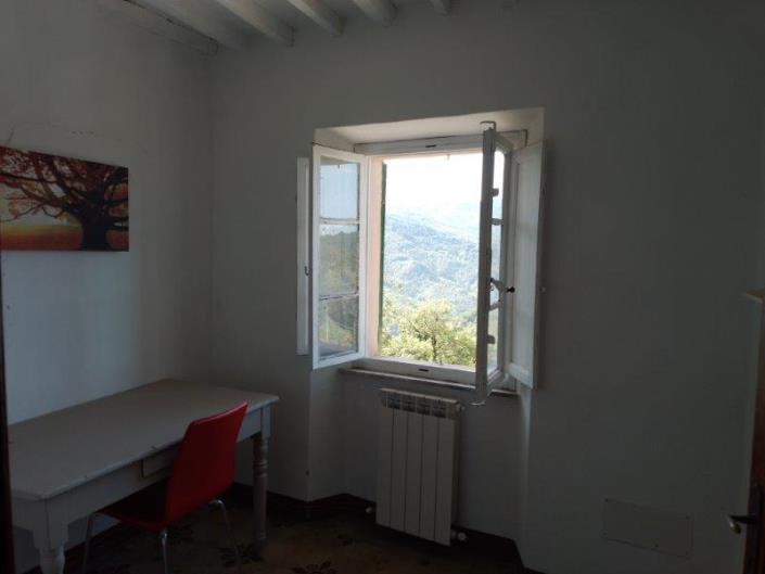 Image No.8-3 Bed House for sale