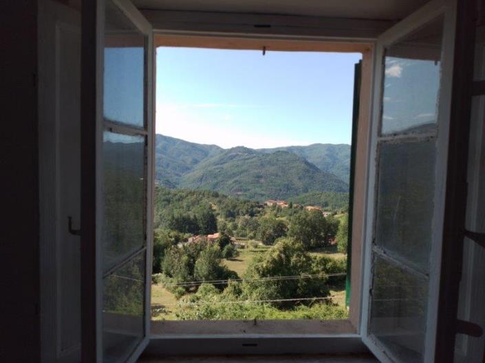 Image No.10-3 Bed House for sale