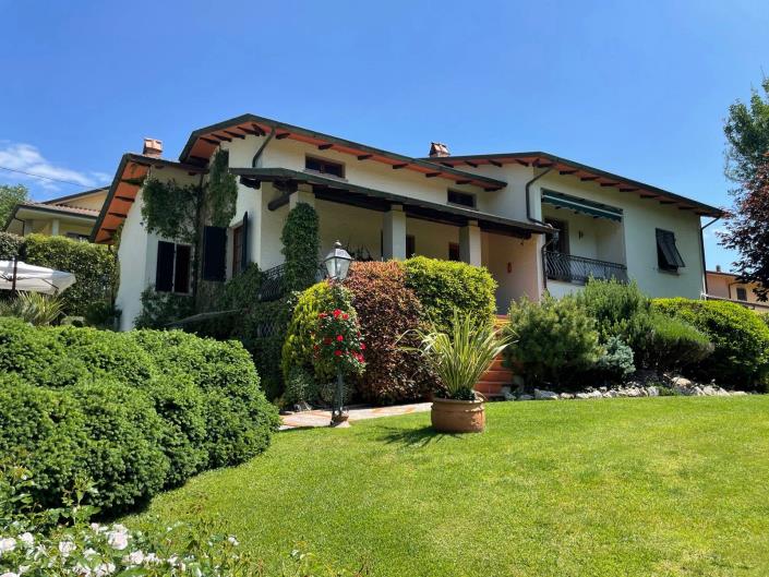 Image No.2-7 Bed Villa for sale