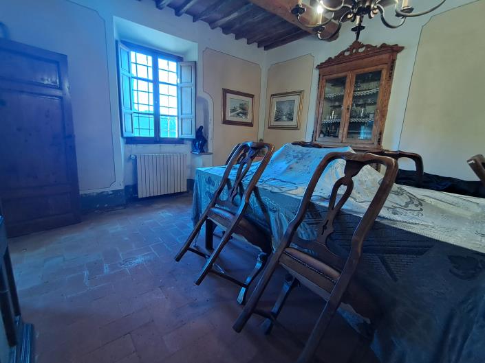 Image No.6-5 Bed House for sale