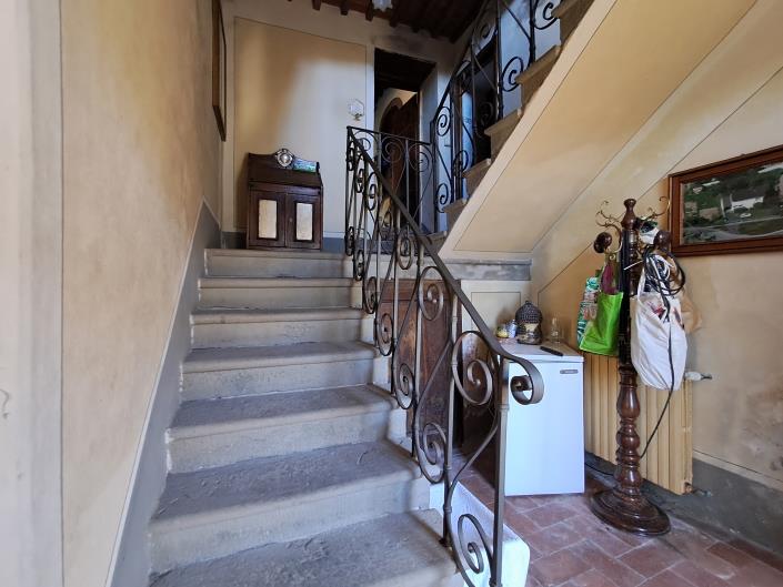 Image No.9-5 Bed House for sale