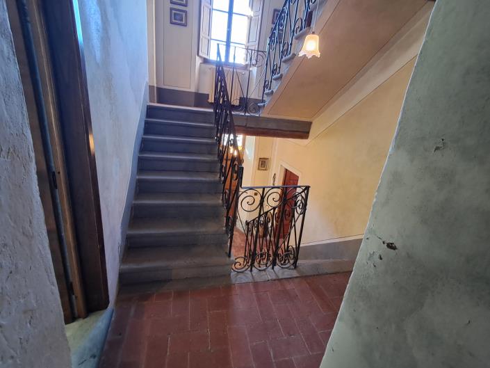 Image No.18-5 Bed House for sale