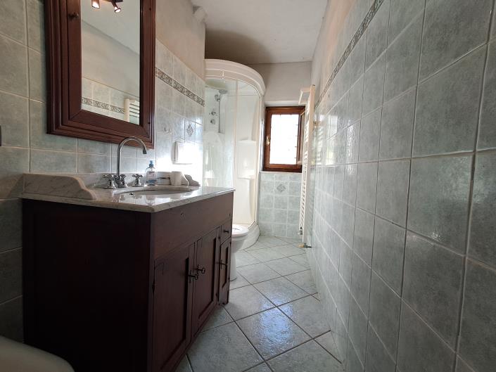 Image No.19-5 Bed House for sale