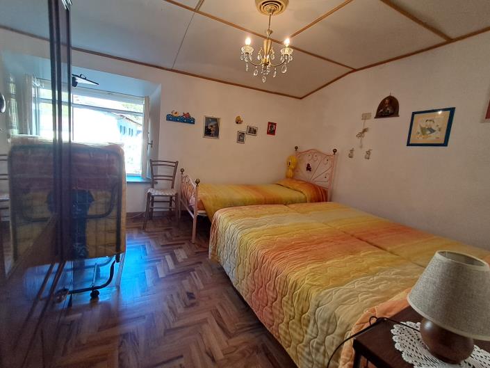 Image No.11-3 Bed House for sale