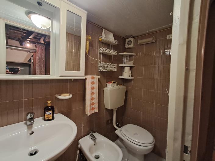 Image No.17-3 Bed House for sale