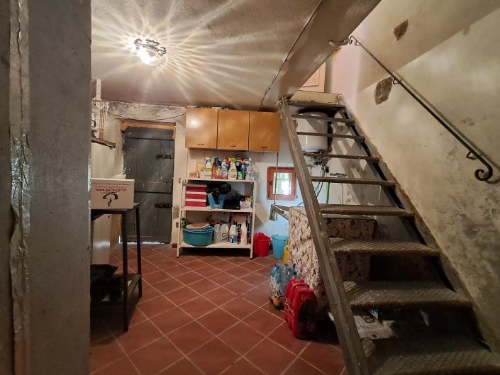 Image No.18-3 Bed House for sale